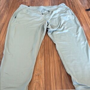 Under Armour Men's Gray Pants